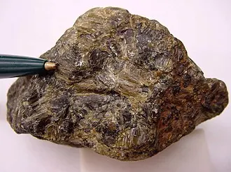 Hypersthene — mineral specimen