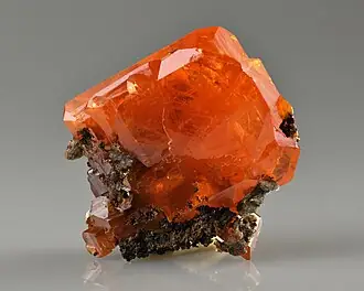 Wulfenite specimen