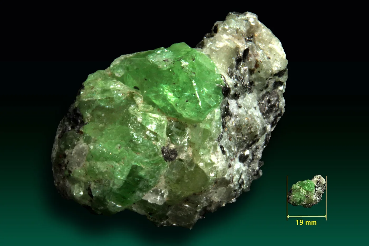 Tsavorite Garnet — mineral specimen